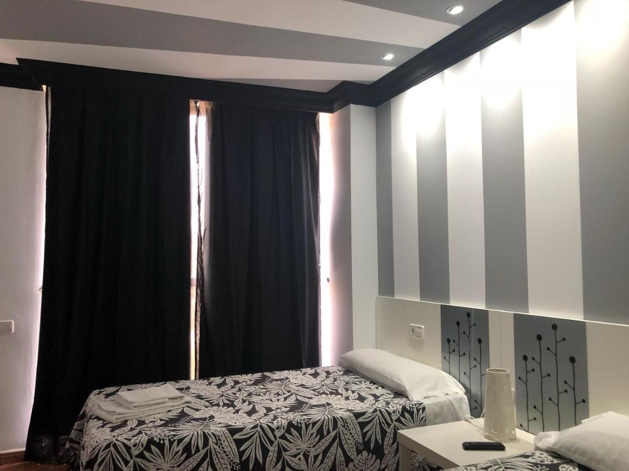 Apartamentos Los Angeles Alcañiz 외부 사진